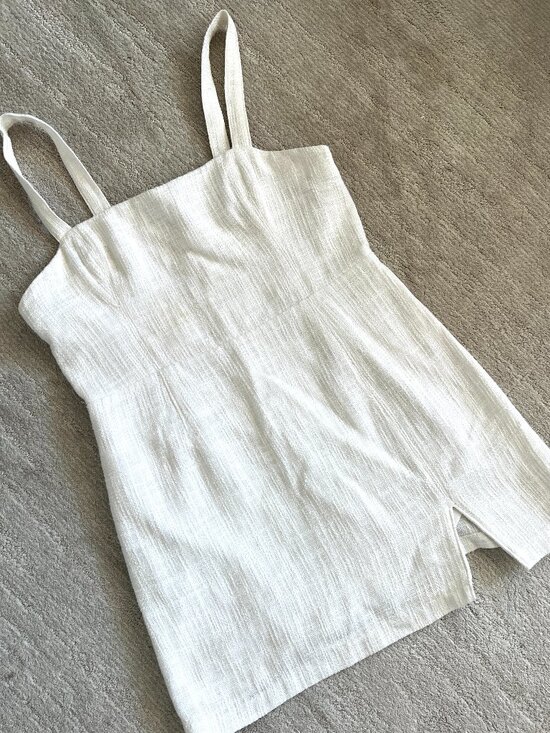 Abercrombie & Fitch Dresses & Skirts - Abercrombie & Fitch - White Textured - Strap Dress - Size Large